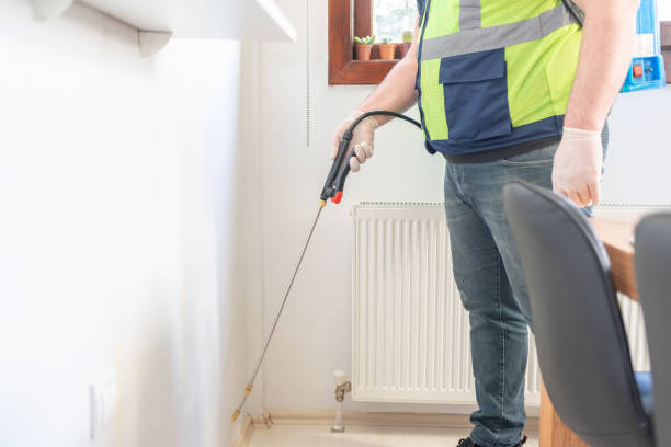 Best Mosquito Control Services  in Le Roy, IL